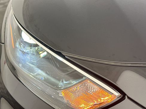 Used 2024 Toyota Highlander XLE image 9