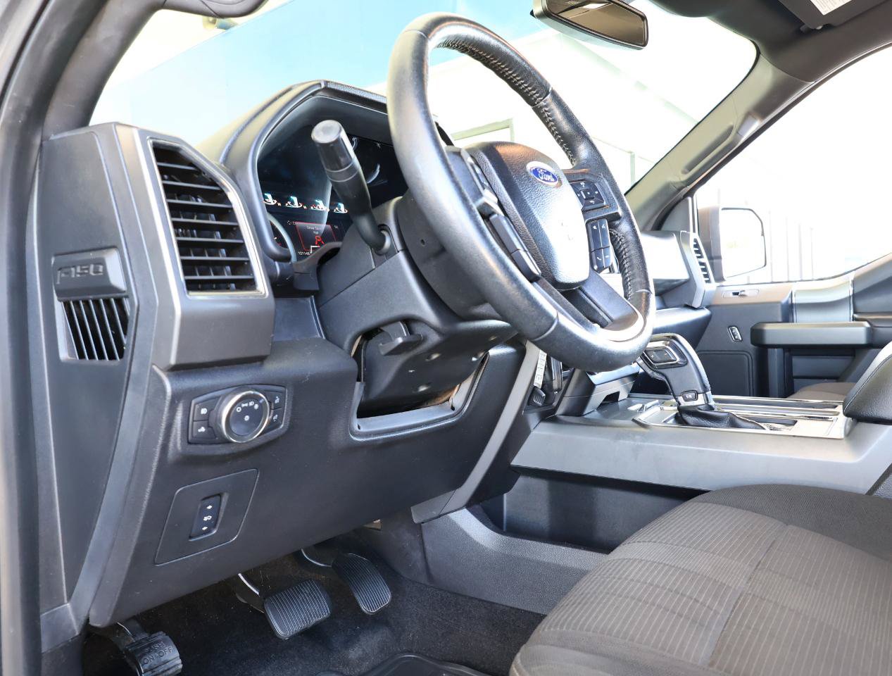 Used 2017 Ford F150 XLT w/ Equipment Group 302A Luxury AWD/4WD image 42