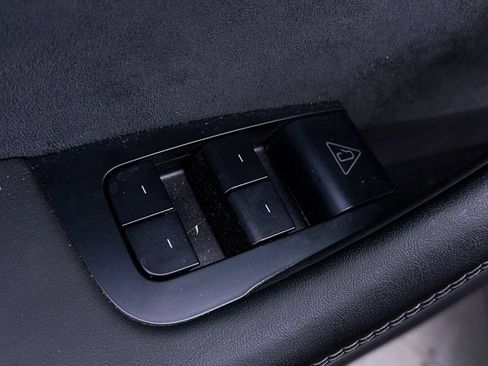 Used 2026 Tesla Model Y Long Range AWD/4WD image 18