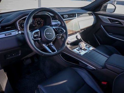 Used 2024 Jaguar F-PACE R-Dynamic S image 13