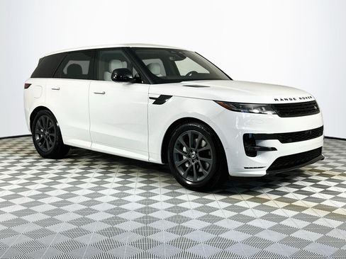 Used 2025 Land Rover Range Rover Sport Dynamic SE AWD/4WD image 3