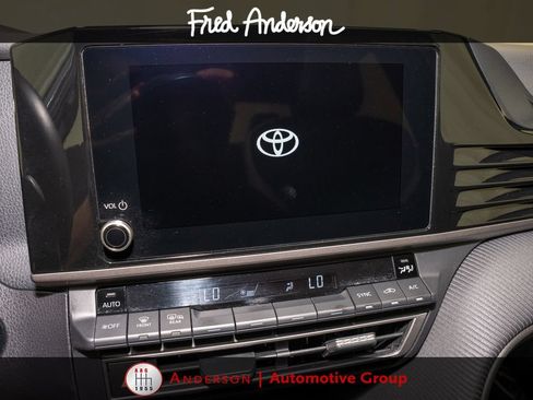 Used 2025 Toyota Camry SE FWD image 12