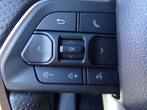 Used 2024 Toyota Tacoma TRD Sport AWD/4WD image 46