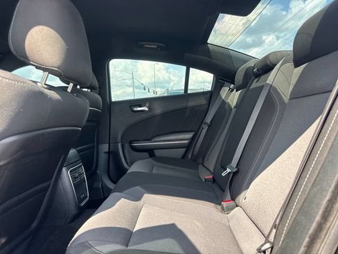 Used 2019 Dodge Charger SXT RWD image 9