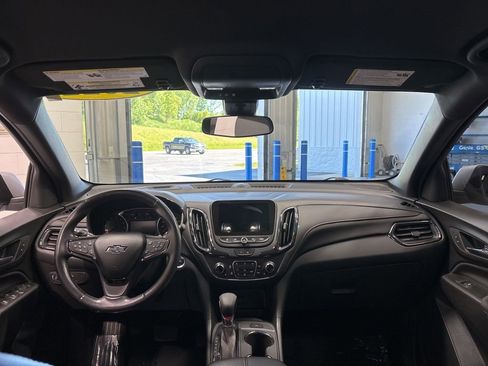 Used 2022 Chevrolet Equinox RS w/ Infotainment Package AWD/4WD image 11