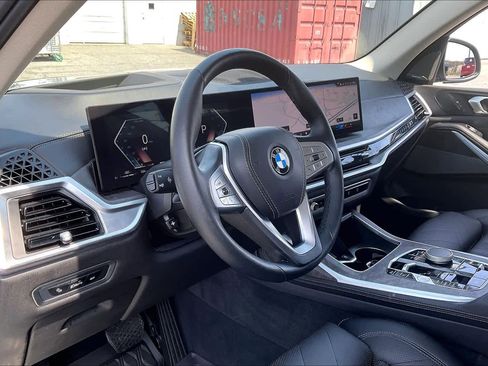 Certified 2024 BMW X7 xDrive40i w/ Premium Package image 17