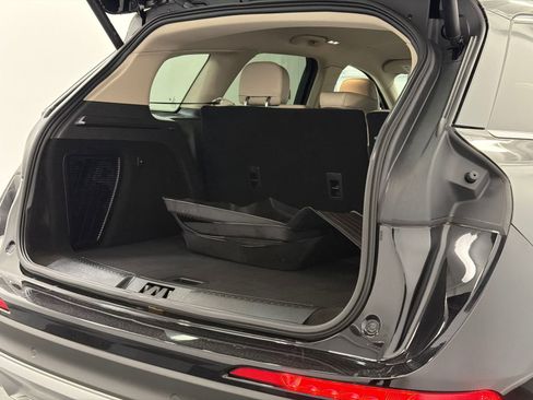 Certified 2025 Lincoln Corsair AWD image 8