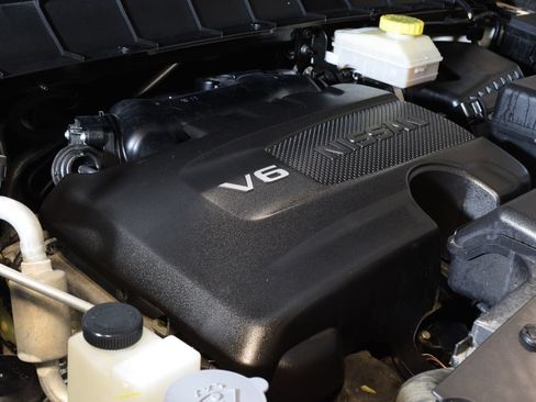 Used 2023 Nissan Pathfinder SL w/ Lighting Package (N92) AWD/4WD image 35
