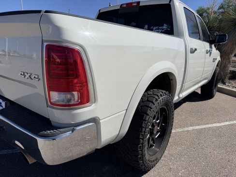 Used 2018 RAM 1500 Laramie AWD/4WD image 11