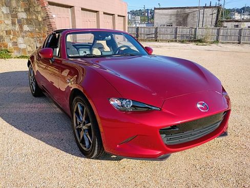 Used 2020 MAZDA MX-5 Miata RF Grand Touring RWD image 2