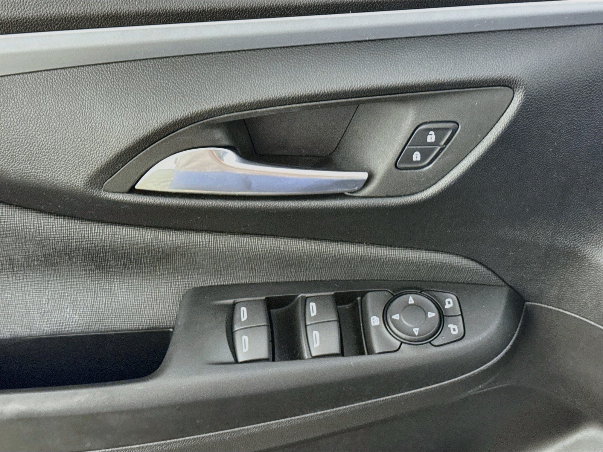 Used 2025 Buick Envista Preferred w/ Convenience II Package FWD image 19