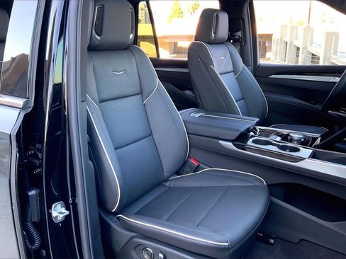 New 2026 Cadillac Escalade Luxury image 36