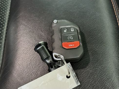 Used 2023 Jeep Gladiator Mojave w/ Dual Top Group AWD/4WD image 22