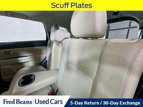 Used 2014 Mitsubishi Outlander SE image 28