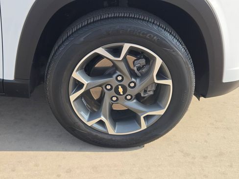 Used 2024 Chevrolet Trax LT w/ Driver Confidence Package image 33