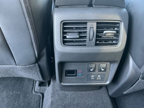 Certified 2021 Nissan Rogue Platinum image 25