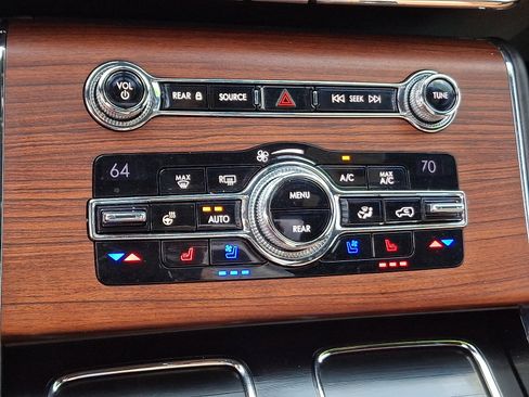 Used 2020 Lincoln Aviator Reserve w/ Equipment Group 201A image 14