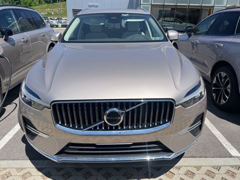Used 2023 Volvo XC60 B5 Plus w/ Climate Package AWD/4WD image 1