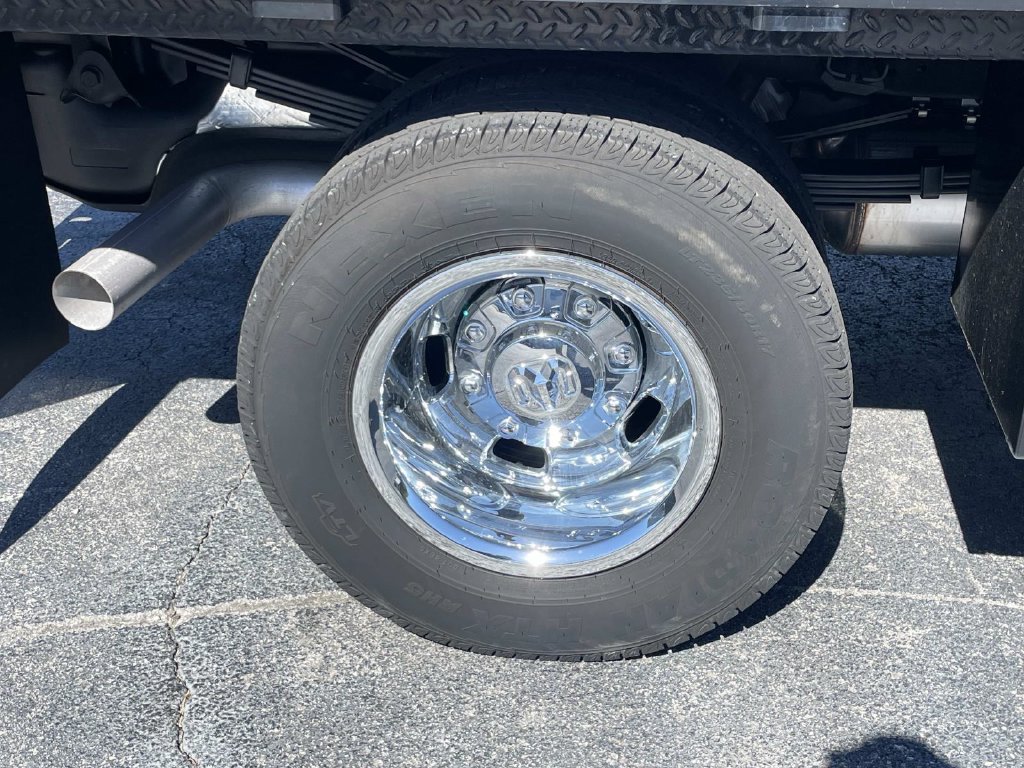 Used 2022 RAM 3500 Tradesman w/ Chrome Appearance Group AWD/4WD image 19