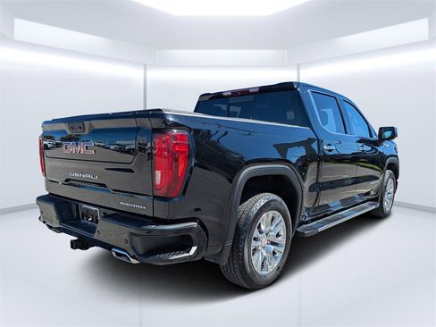 Used 2022 GMC Sierra 1500 Denali image 3