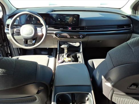 New 2026 Kia Carnival LX FWD image 28