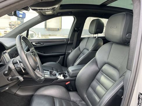 Used 2023 Porsche Macan GTS image 11
