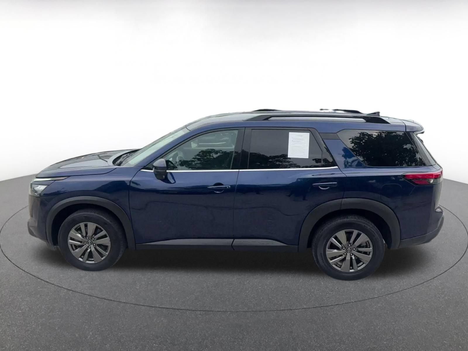 Used 2025 Nissan Pathfinder SV AWD/4WD image 8
