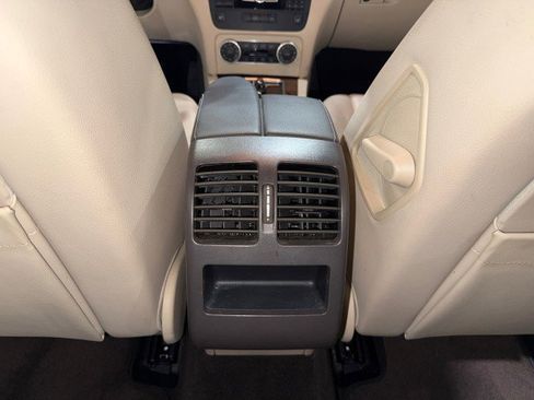 Used 2015 Mercedes-Benz GLK 350 2WD image 57