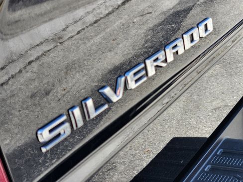 Used 2023 Chevrolet Silverado 1500 Custom image 12