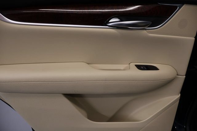 Used 2017 Cadillac XT5 Premium Luxury AWD/4WD image 32