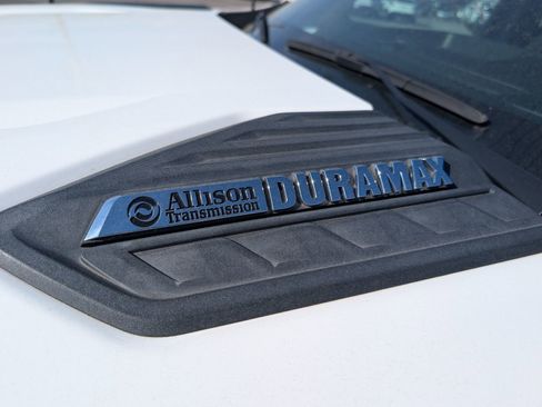 Used 2023 Chevrolet Silverado 2500 Custom w/ Custom Value Package image 13