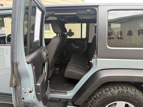 Used 2015 Jeep Wrangler Unlimited Sport w/ Quick Order Package 24S AWD/4WD image 13
