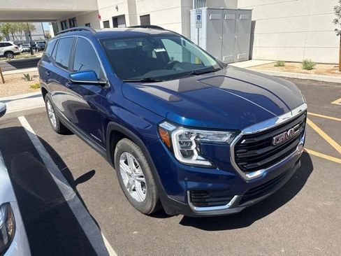 Used 2022 GMC Terrain SLE w/ Driver Convenience Package FWD image 1