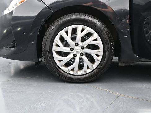 Used 2018 Toyota Corolla LE FWD image 26