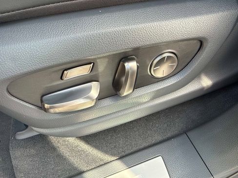 New 2026 Lexus LX 700h Luxury image 17