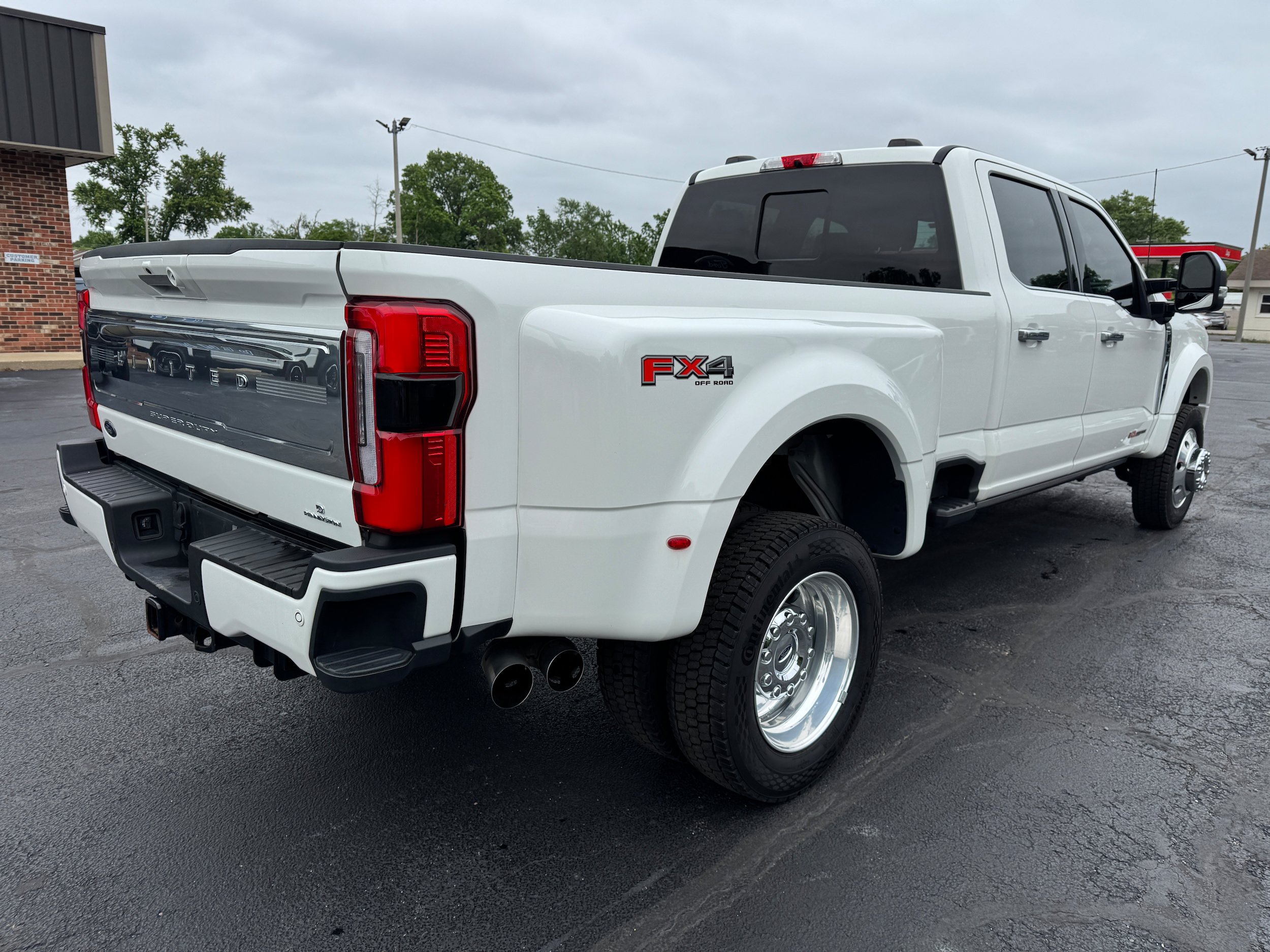 Used 2024 Ford F450 Limited w/ FX4 Off-Road Package AWD/4WD image 7