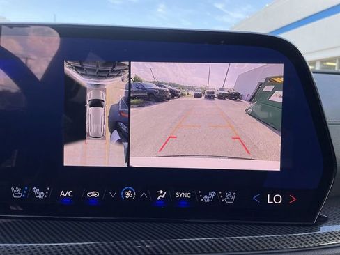 Used 2024 Chevrolet Traverse RS AWD/4WD image 17