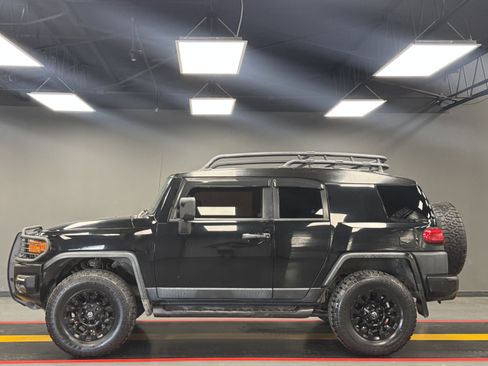 Used 2009 Toyota FJ Cruiser 4WD image 3