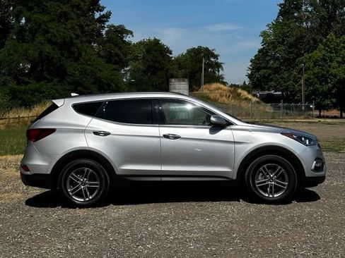 Used 2018 Hyundai Santa Fe Sport w/ 2.4L Value Package 02 AWD/4WD image 10