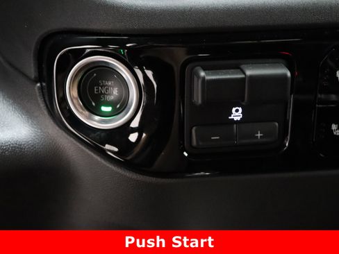 Used 2025 Chevrolet Silverado 1500 LT w/ Leather Package image 18