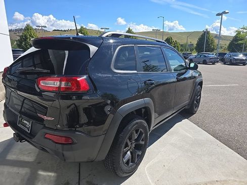Used 2017 Jeep Cherokee Trailhawk w/ Comfort/Convenience Group AWD/4WD image 7