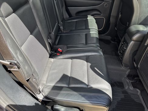 Used 2017 Jeep Grand Cherokee Overland AWD/4WD image 19