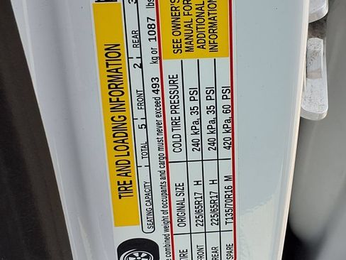 Used 2024 Chevrolet Equinox LT FWD image 34