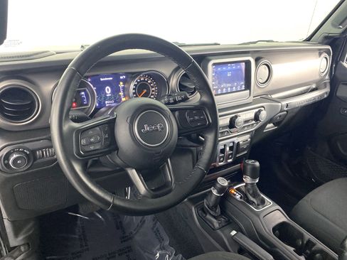 Used 2022 Jeep Wrangler Sport AWD/4WD image 17