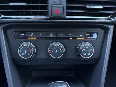 Used 2022 Volkswagen Taos SE image 21