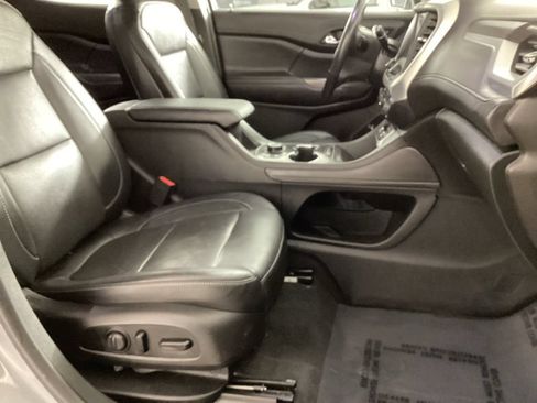 Used 2021 GMC Acadia SLT w/ Technology Package AWD/4WD image 22