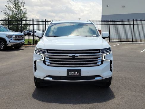 Used 2021 Chevrolet Tahoe High Country w/ Premium Package AWD/4WD image 8