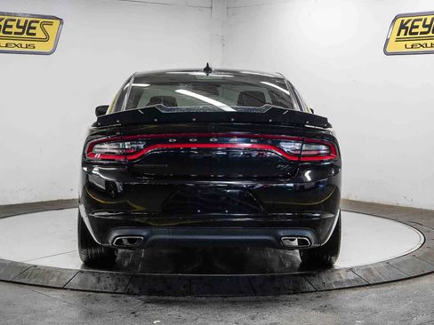 Used 2016 Dodge Charger R/T RWD image 3