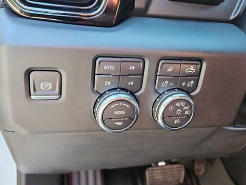 Used 2023 GMC Sierra 1500 AT4 w/ AT4 Premium Package image 30