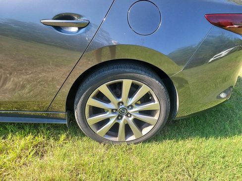 Used 2019 MAZDA MAZDA3 Sedan FWD image 7